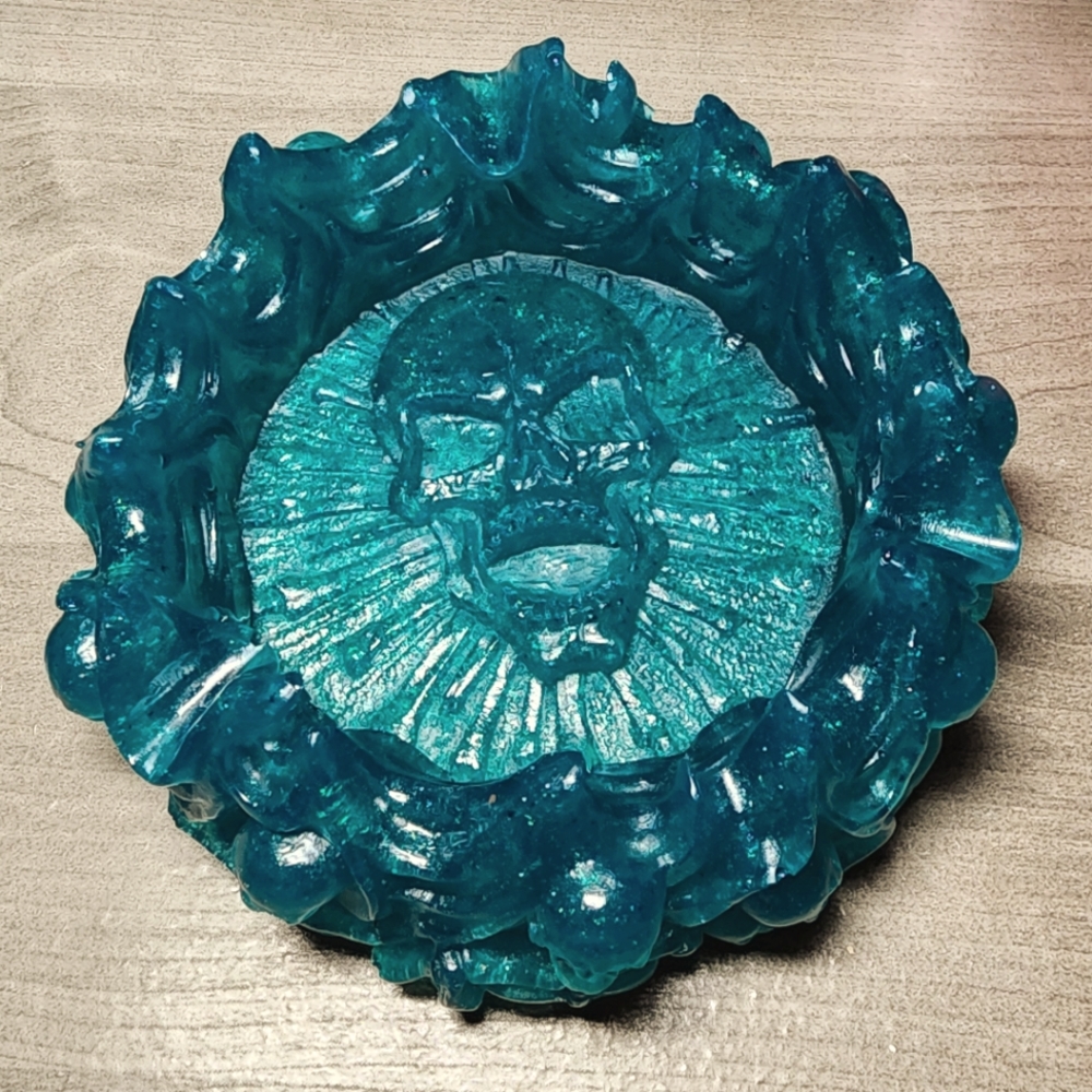 Resin Skull Ashtray